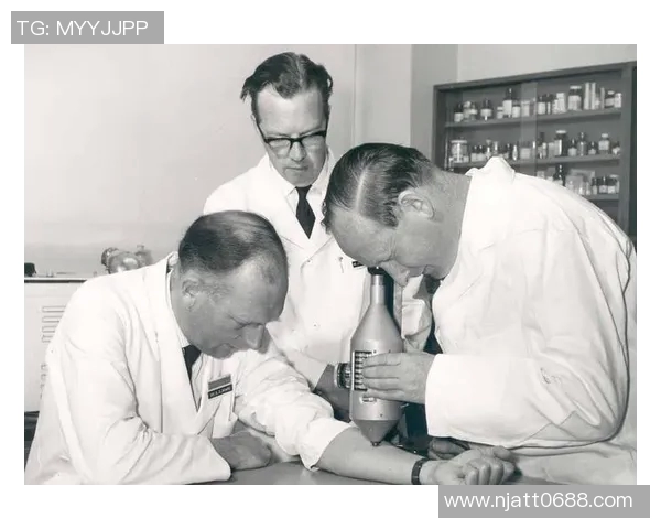 亚当斯的探索之旅：揭示科学与人文交汇的奥秘与启示