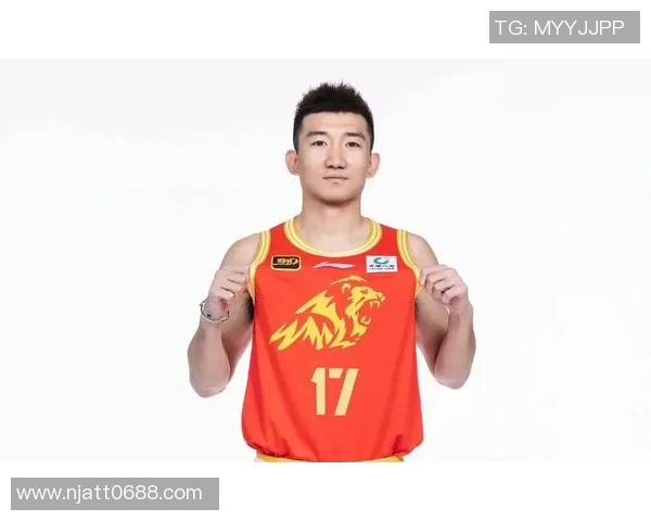 孙铭徽：从篮球新星到国家队核心的成长之路与奋斗历程