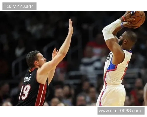 小牛队与热火队激战G2关键时刻谁能逆转局势争夺胜利 小牛队与热火队激战G2关键时刻谁能逆转局势争夺胜利