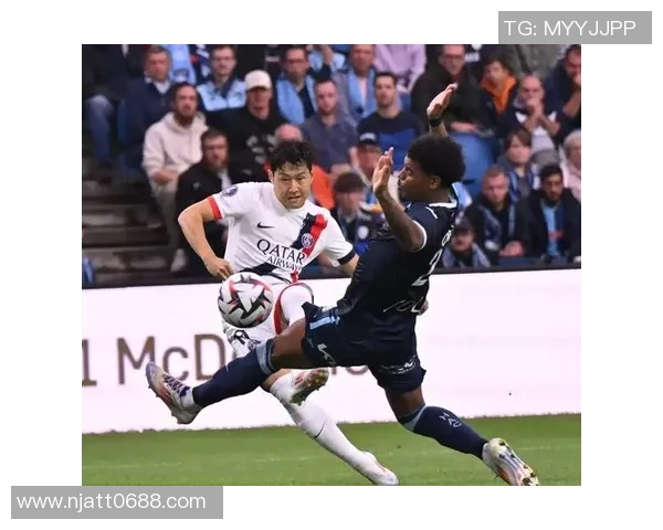 巴黎与曼联首回合对决比分揭晓精彩瞬间回顾 巴黎与曼联首回合对决比分揭晓精彩瞬间回顾