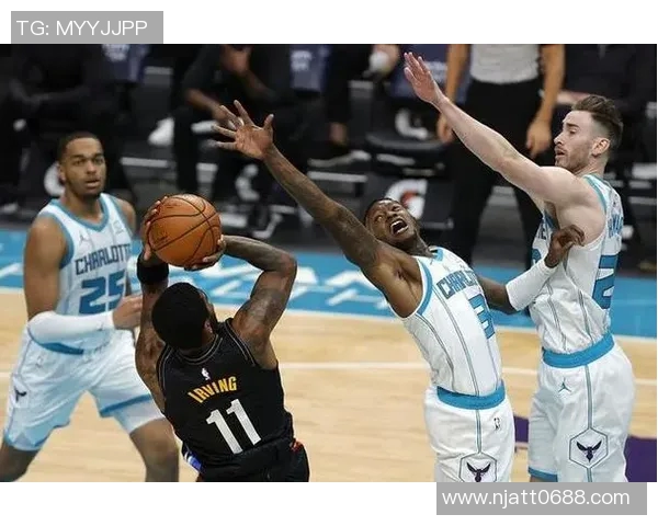 布鲁克林篮网与热火的激烈对决展现篮球魅力与团队精神 布鲁克林篮网与热火的激烈对决展现篮球魅力与团队精神