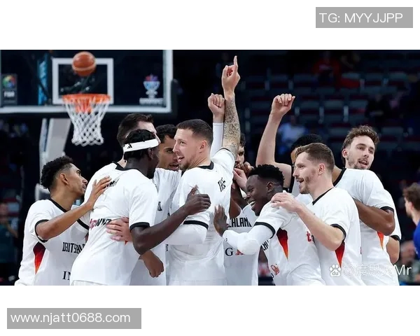 德国男篮与澳大利亚队激战正酣谁将赢得这场精彩对决 德国男篮与澳大利亚队激战正酣谁将赢得这场精彩对决