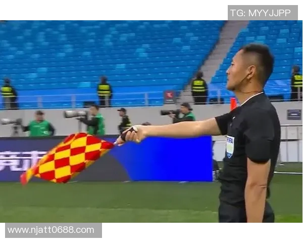 拜仁慕尼黑迎战格罗萨斯全力争胜展现强大实力与团队合作精神 拜仁慕尼黑迎战格罗萨斯全力争胜展现强大实力与团队合作精神