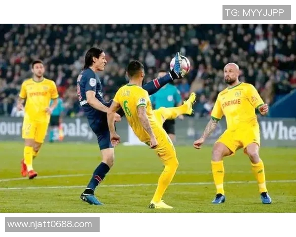 桑托斯主场迎战巴国际两队争夺关键三分的精彩对决