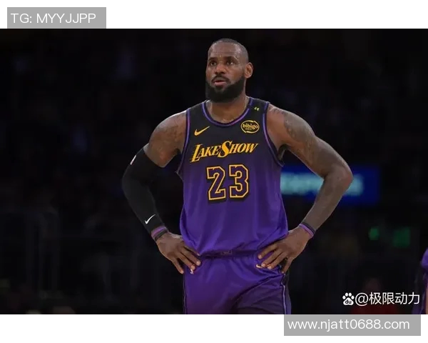 湖人队与老鹰队激战正酣NBA赛场精彩瞬间回顾与分析