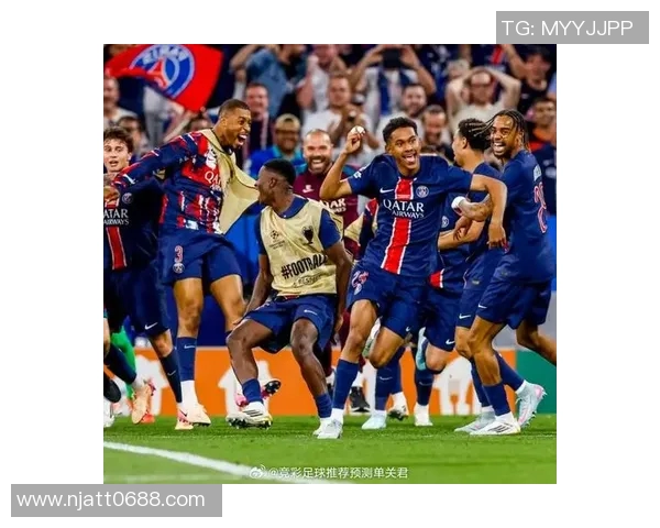 巴黎与曼联昨晚激战正酣赛场精彩瞬间回顾与分析