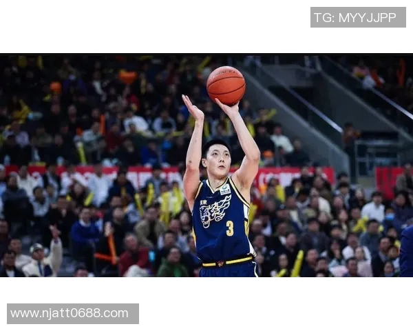 胡明轩的篮球之路：从青涩少年到国家队核心的成长历程与辉煌成就